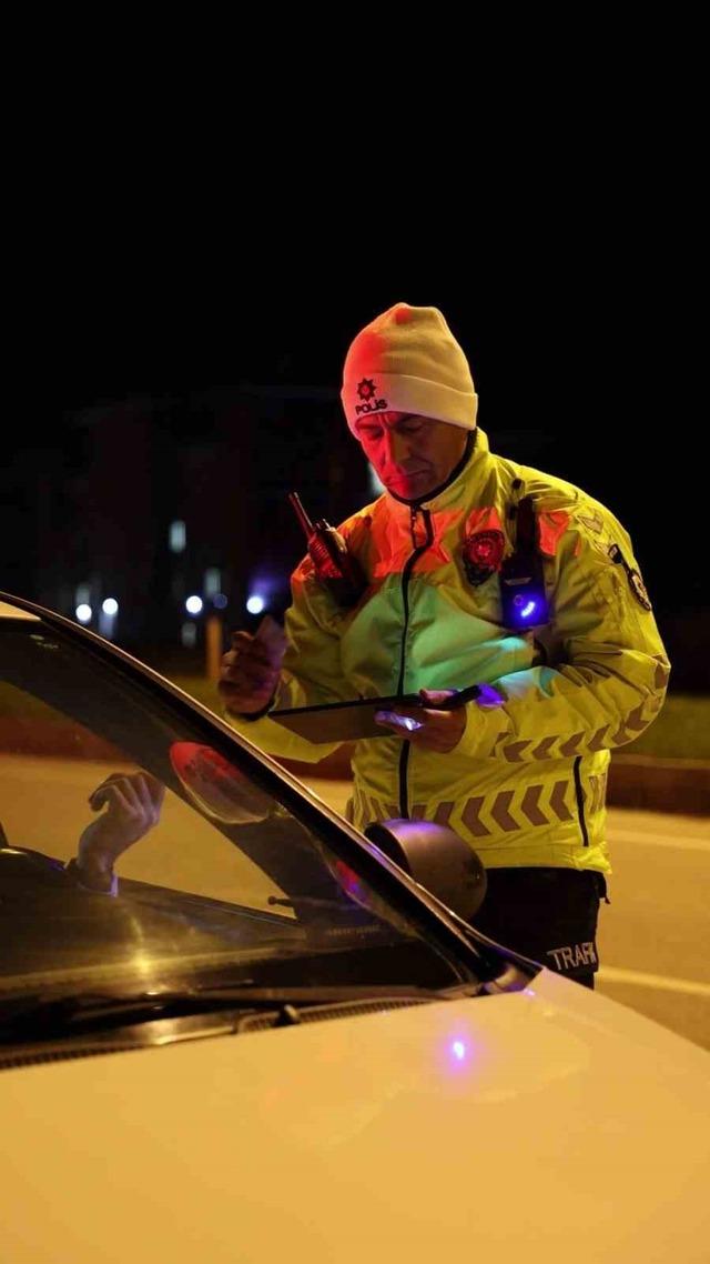 &Ccedil;anakkale&rsquo;de huzur uygulamalarında 1 ş&uuml;pheli tutuklandı 4