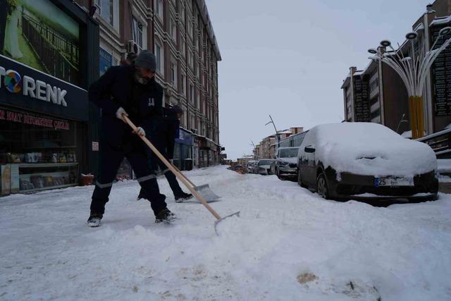 Erzurum&rsquo;da 690 mahallenin yolu ulaşıma kapalı 3