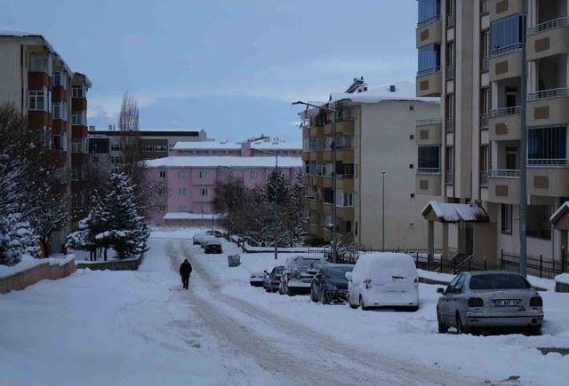 Erzurum&rsquo;da 690 mahallenin yolu ulaşıma kapalı 2