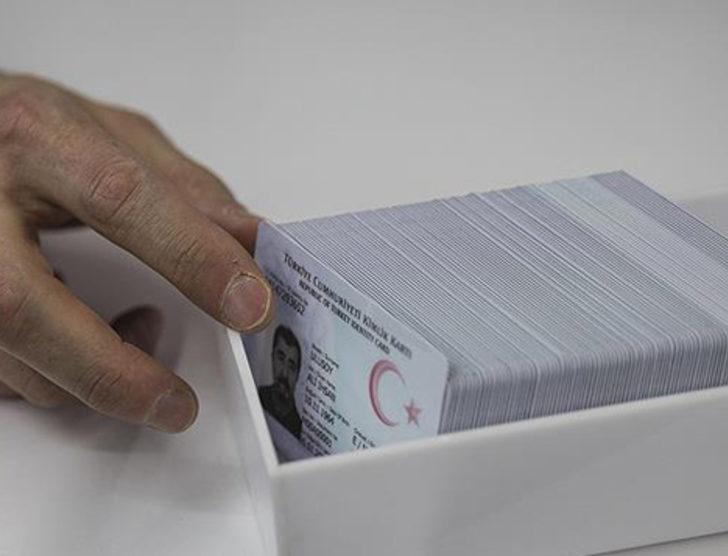 Yeni kimlik kartı başvurularına yoğun ilgi G4