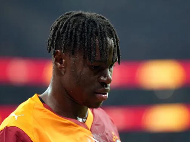 A. Madrid ma&ccedil;ı &ouml;ncesi Singo şaşkınlığı! Ters k&ouml;şe yaptı...