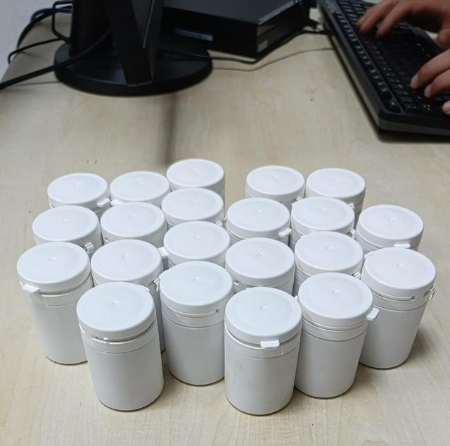 Ş&uuml;phelilerin &ccedil;antasından bin 163 uyuşturucu hap &ccedil;ıktı 2