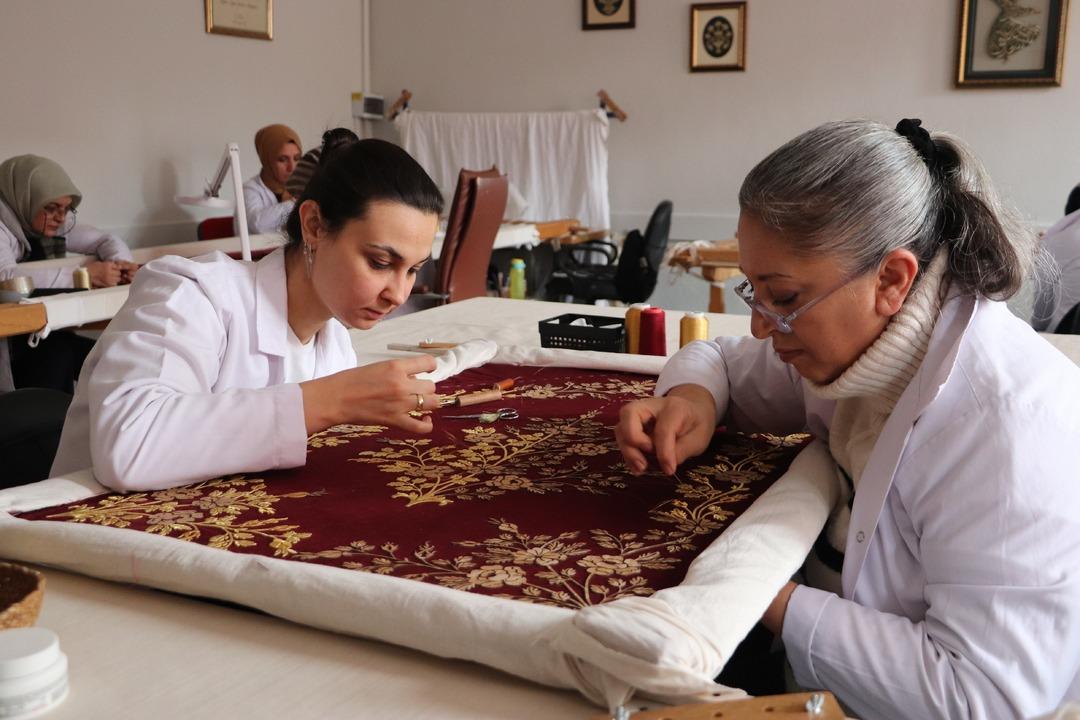 Osmanlı&rsquo;dan g&uuml;n&uuml;m&uuml;ze kalan miras: İlmek ilmek yenileniyor! 1