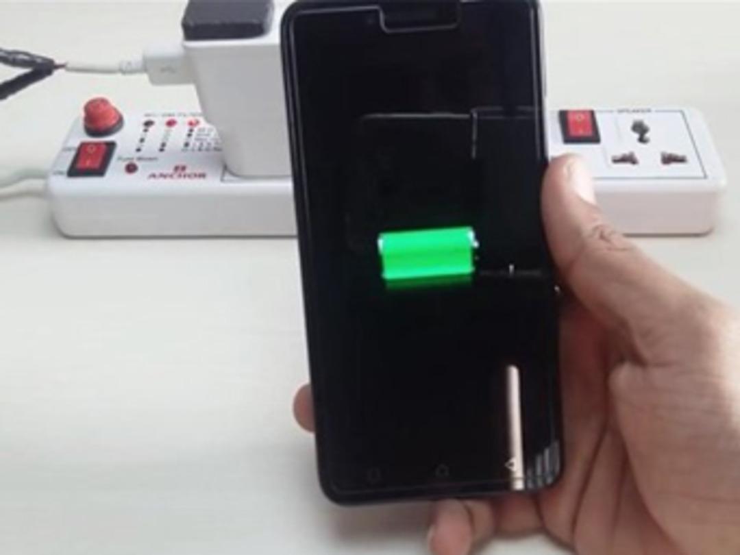 Evde kablosuz şarj aleti yaptı