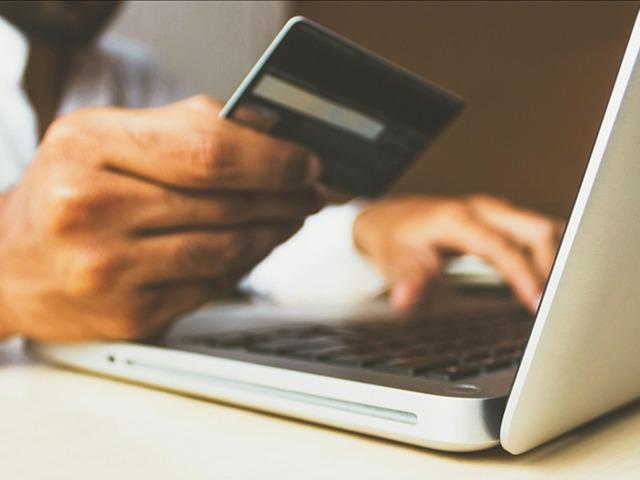 Her 5 &ouml;demeden 4'&uuml; temassız: Kartlı &ouml;demeler aralıkta 2,51 trilyon TL oldu