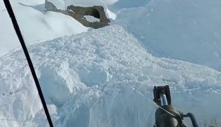 Elazığ&rsquo;da &ccedil;ığ d&uuml;şmesi sonucu kapanan ge&ccedil;it a&ccedil;ıldı