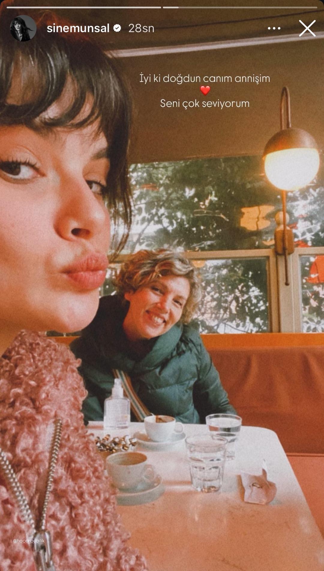 Sinem &Uuml;nsal annesini paylaştı!   G&uuml;zellik genetik   2