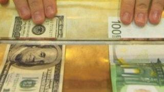 Borsa rekor yeniledi, dolar yılın en düşük seviyesinde