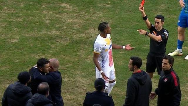 Çıldırıp kırmızı kart görmüştü! PFDK Burak Yılmaz'ın cezasını açıkladı