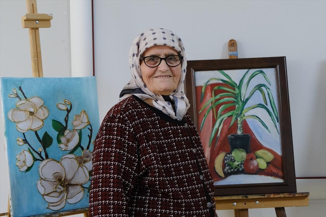 Hayat boyu &ouml;ğrenci: 76 yaşında diploma aldı, 81 yaşında t&uuml;m ezberleri bozdu! 2