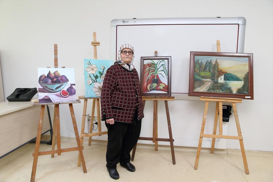 Hayat boyu &ouml;ğrenci: 76 yaşında diploma aldı, 81 yaşında t&uuml;m ezberleri bozdu! 1