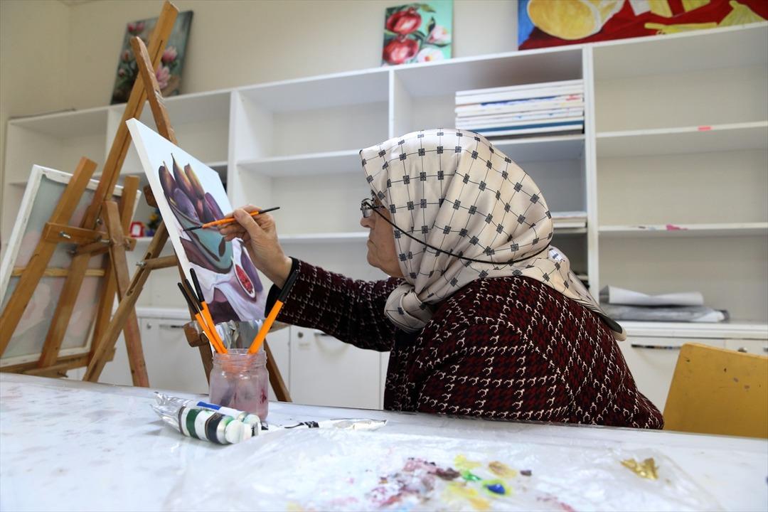 Hayat boyu &ouml;ğrenci: 76 yaşında diploma aldı, 81 yaşında t&uuml;m ezberleri bozdu! 5