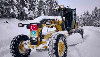 Sinop&rsquo;ta karla m&uuml;cadele: 4 bin km yol a&ccedil;ıldı