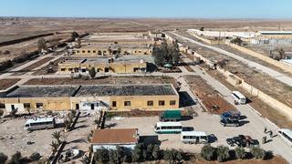 Suriye'deki hapishaneden gelen görüntüler gündem oldu! Kamuflaj detayı dikkat çekti