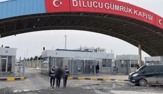 Iğdır&rsquo;da g&ouml;&ccedil;men ka&ccedil;ak&ccedil;ılığı h&uuml;k&uuml;ml&uuml;s&uuml; sınır kapısında yakalandı