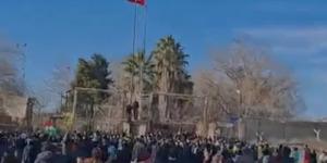 Ter&ouml;r &ouml;rg&uuml;t&uuml; YPG yandaşlarından T&uuml;rk bayrağına hain saldırı! 