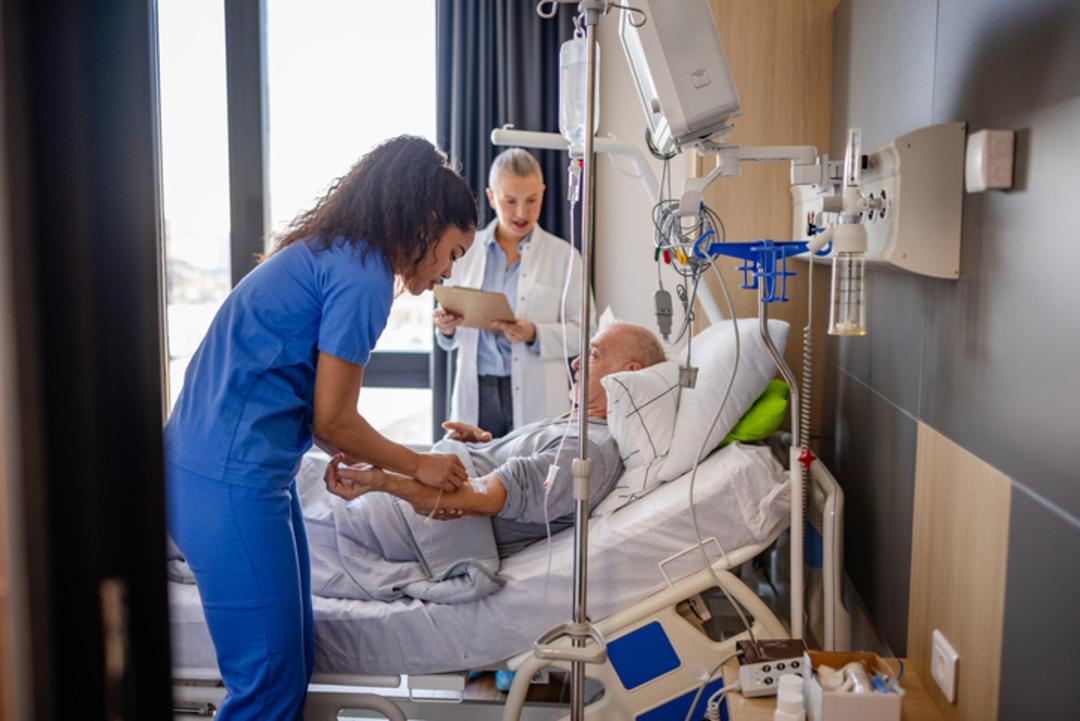 B&ouml;yle skandal g&ouml;r&uuml;lmedi! Alarm sesinden rahatsız oldu, bakın ne yaptı 1