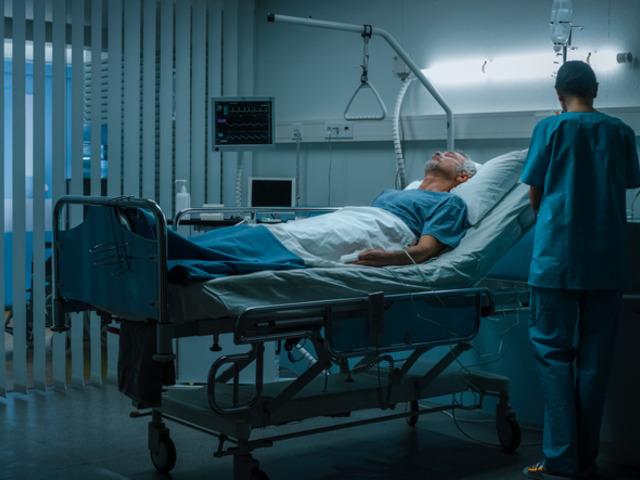 Alarm sesinden rahatsız oldu, bakın ne yaptı