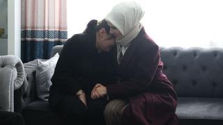 Son dakika: Bakan G&ouml;ktaş'tan G&uuml;ng&ouml;ren'de &ouml;ld&uuml;r&uuml;len Atlas'ın ailesine taziye ziyareti