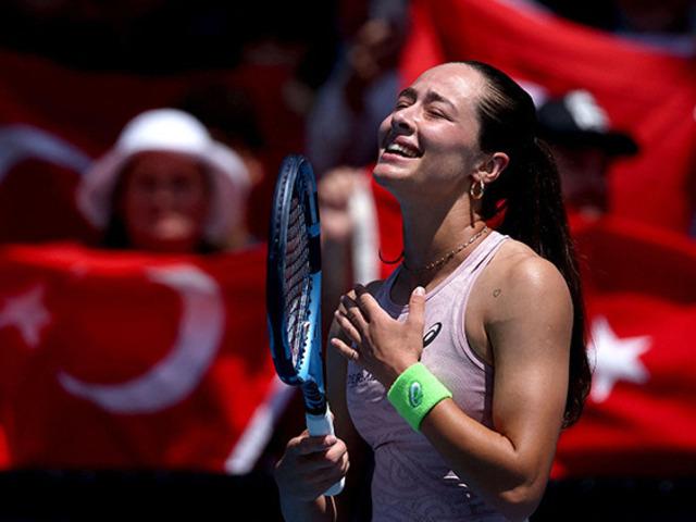 Zeynep S&ouml;nmez'den T&uuml;rk taraftarlara teşekk&uuml;r!