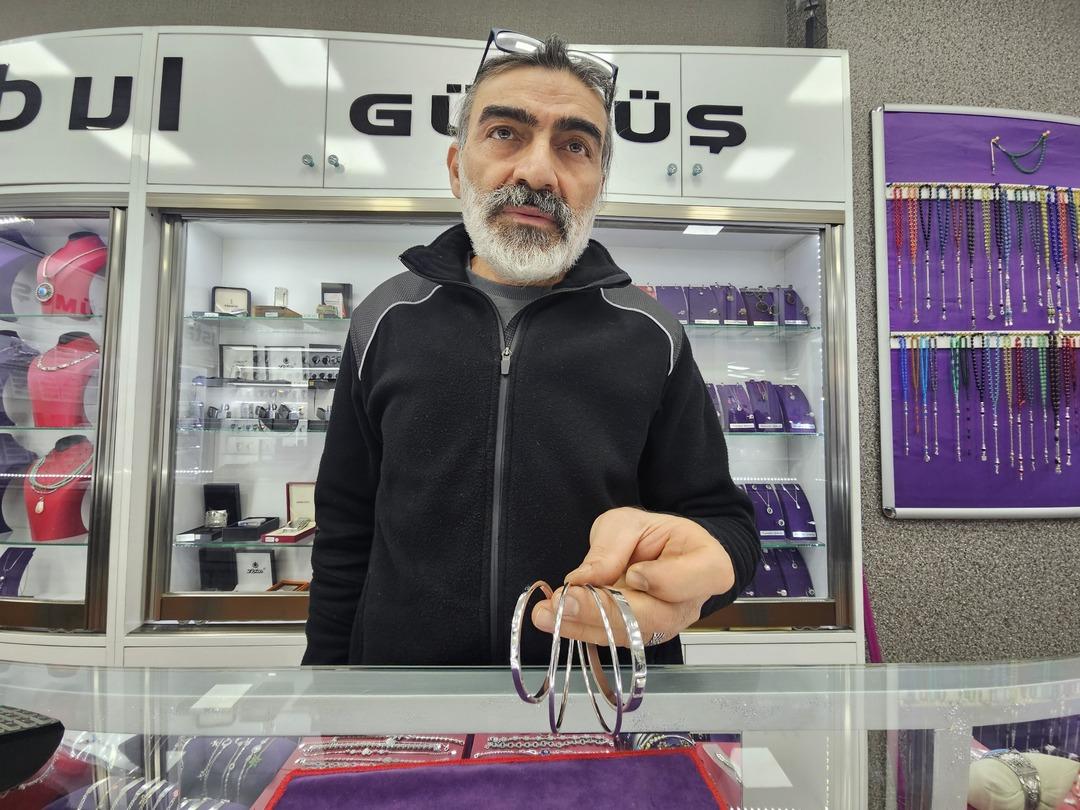 Fiyatlardaki artış d&uuml;ğ&uuml;n takılarını değiştirdi: Altın bileziklerin yerini aldı 2