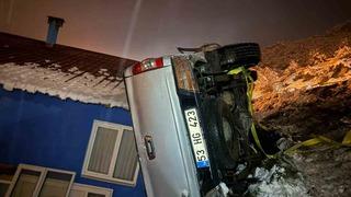 Son dakika: Artvin&rsquo;de trafik kazası: 1 &ouml;l&uuml;, 1 yaralı