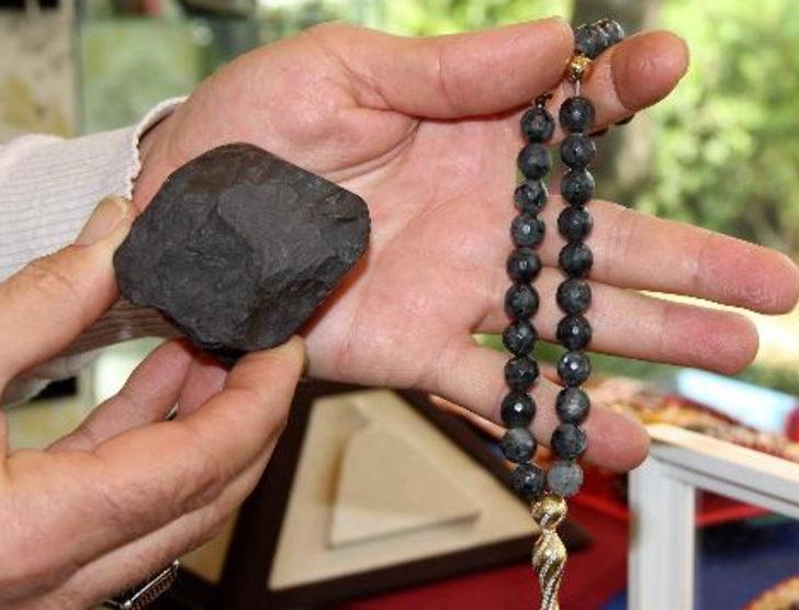 Meteor taşından tespih ürettiler G1