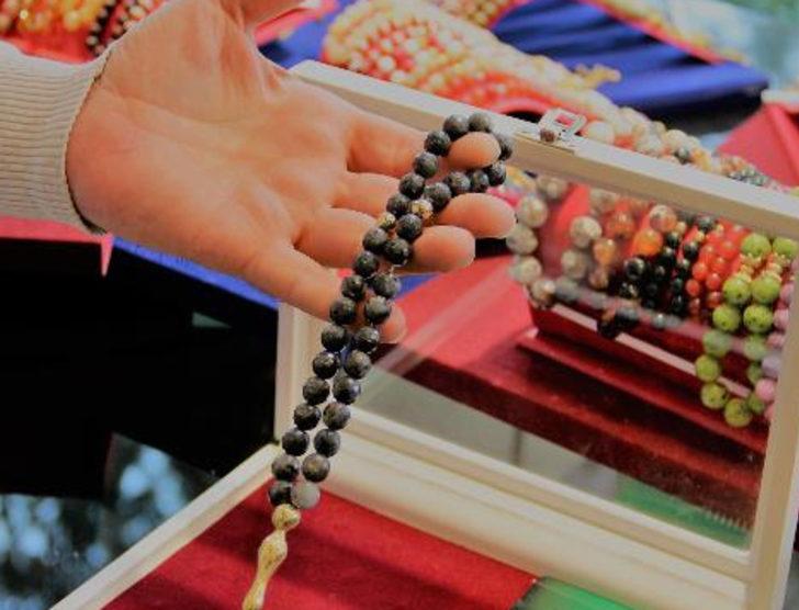 Meteor taşından tespih ürettiler G2