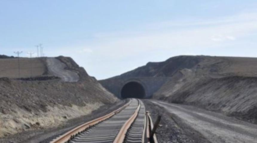 Bakü-Tiflis-Kars demiryolu hattı 2 ay sonra açılıyor