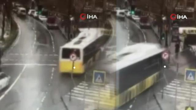 İETT otobüsü durağa dalmıştı! Faciadan kıl payı kurtulmuş: O anlar kamerada