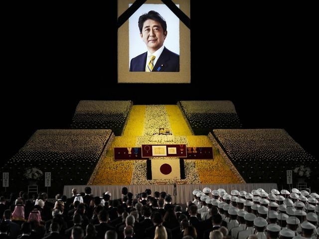 Eski Japonya Başbakanı Shinzo Abe&rsquo;nin katiline m&uuml;ebbet hapis