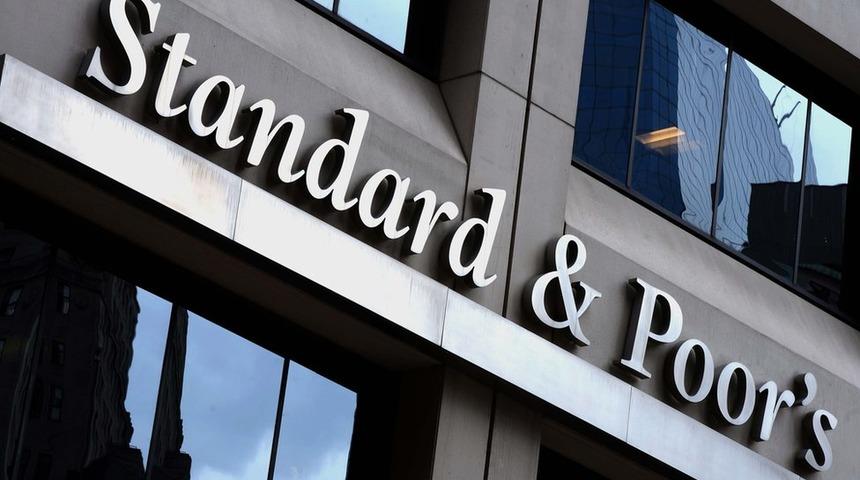 S&amp;P, Türkiye'nin not görünümünü negatife düşürdü