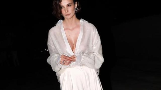 Eşref Rüya'nın yıldızı Büşra Develi Riyad'a damga vurdu! Derin dekoltesiyle mest etti 