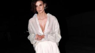 Son dakika: Eşref R&uuml;ya'nın yıldızı B&uuml;şra Develi Riyad'a damga vurdu! Derin dekoltesiyle mest etti 