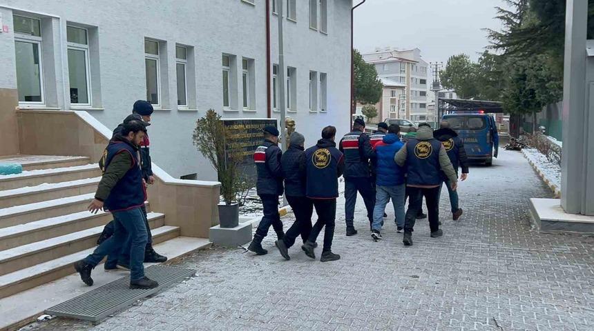 Yaşlı kadını dolandıranlar JASAT&rsquo;tan ka&ccedil;amadı