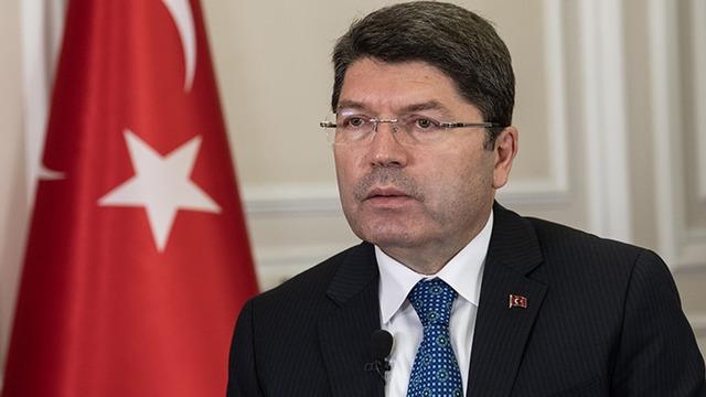 Bakan Tunç duyurdu! Bayrak provokasyonunda 105 gözaltı