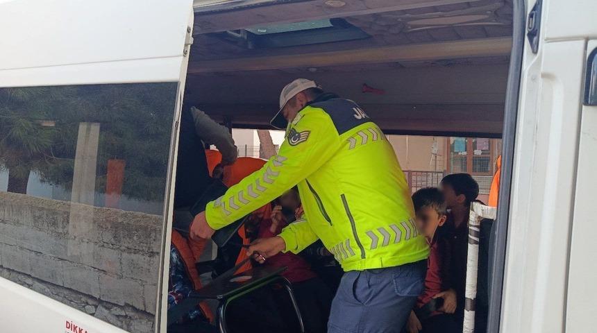 &Ccedil;anakkale&rsquo;de okul servislerine denetim