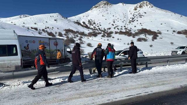 Tutak Kaymakamlığından kazazedelere &ccedil;orba ikramı 1