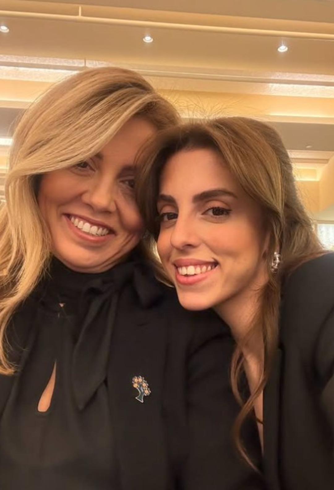 Esra Erol un avukatı H&uuml;lya Kuran ın kızını g&ouml;renler aynı şeyi s&ouml;yledi!  Tıpkı annesi   3