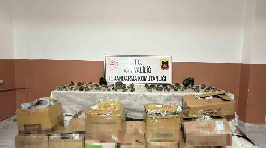 Van&rsquo;da bin 410 adet epidotlu kuvars taşı ele ge&ccedil;irildi