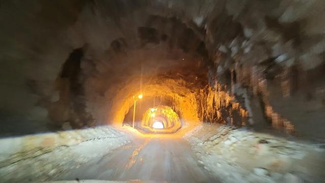 Halk oyarak 132 yılda yaptı! D&uuml;nyanın en tehlikeli yolu...