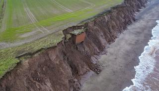 D&uuml;nyanın konuştuğu g&ouml;r&uuml;nt&uuml;ler! N&uuml;kleer sığınak u&ccedil;urumda asılı kaldı