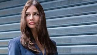 Boşandıktan sonra l&uuml;ks siteye taşındı! Yeni evini paylaştı 