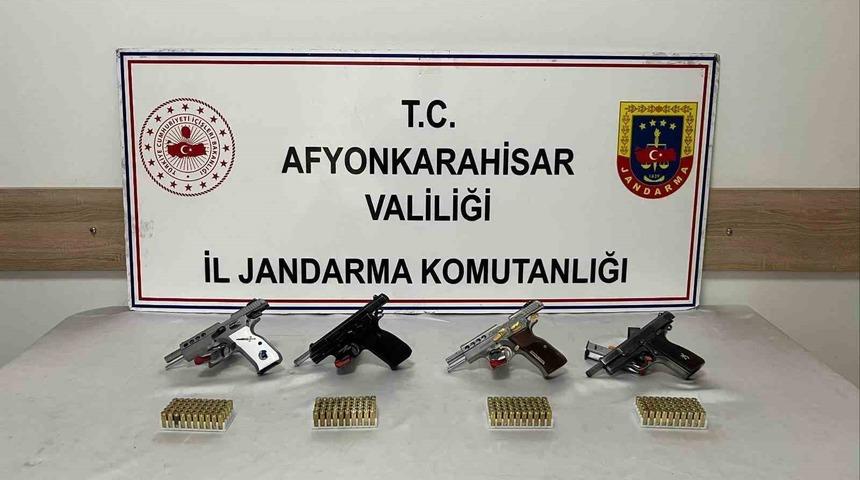 Jandarmadan d&uuml;ğ&uuml;n magandalarına operasyon