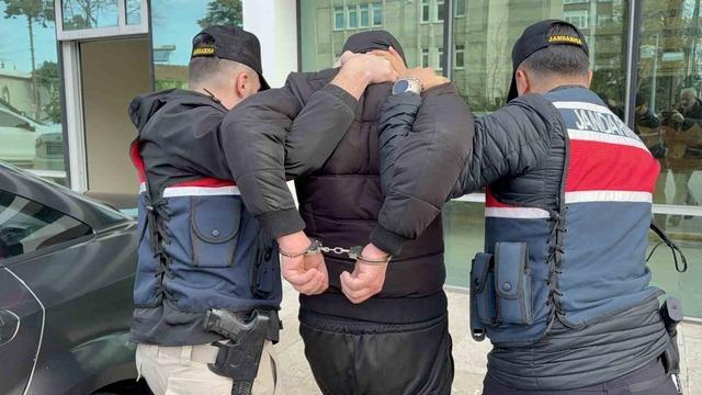 Jandarmadan DEAŞ operasyonu: 1 g&ouml;zaltı 1