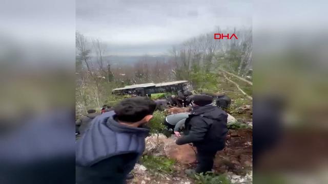 Kocaeli'de belediye otobüsü devrildi! Çok sayıda yaralı var