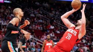 Alperen Şengün'den Spurs karşısındaki galibiyete triple-double eşiğinde katkı