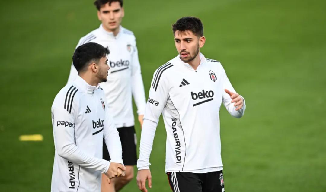 Beşiktaş ta ayrılık! Resmen a&ccedil;ıklandı: Demir Ege Tıknaz, Braga ya gidiyor 1