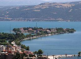 Komşu 'kapıda vizeyi' bir yıl daha uzatıyor