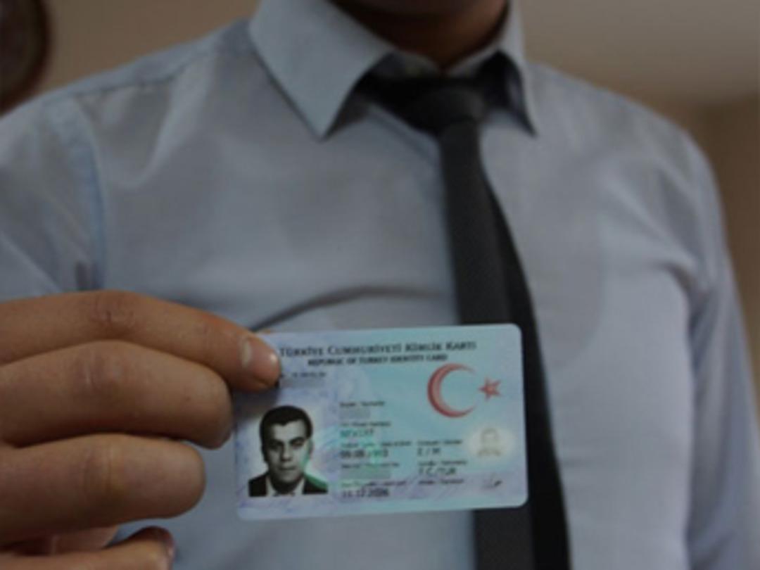 Yeni kimlik kartlarına 1 ayda 2 milyon başvuru